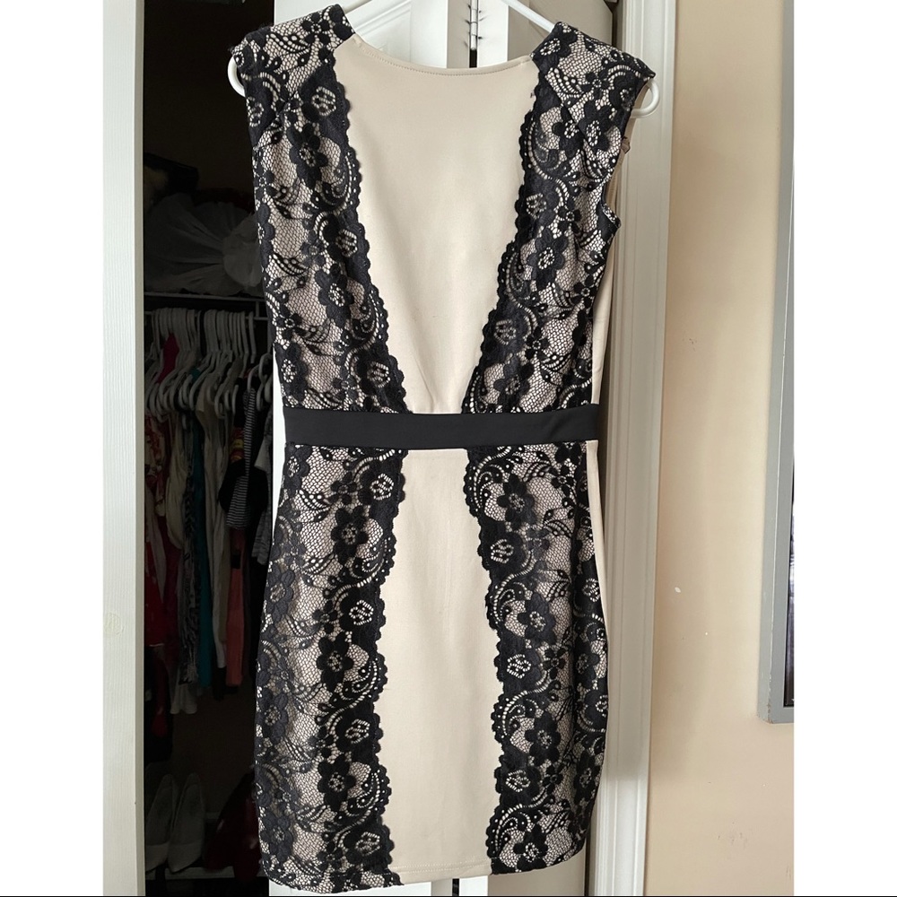 Boohoo brand. Elegant body forming dress